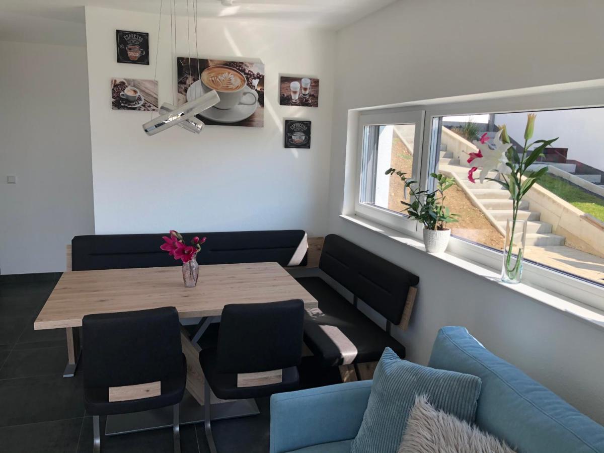 Moderne Mit Terrasse Und Garten * Verwaltungsgemeinschaft Haldenwang